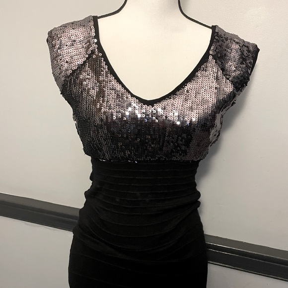 GUESS Sequin Black Stretchy Holiday Sweater Dress - Picture 1 of 3
